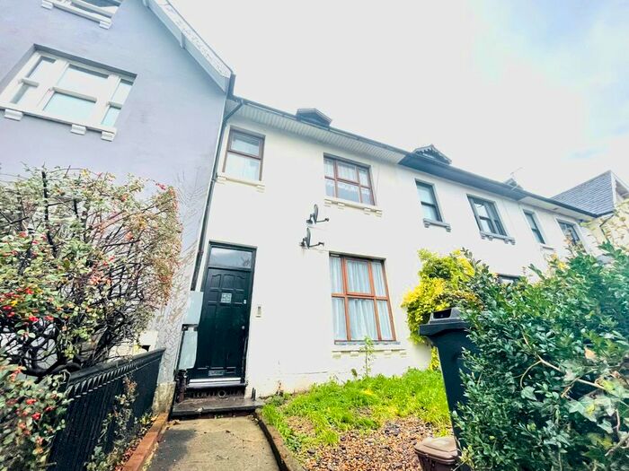 1 Bedroom Studio To Rent In Bridge Street, Llandaff, Cardiff, CF5