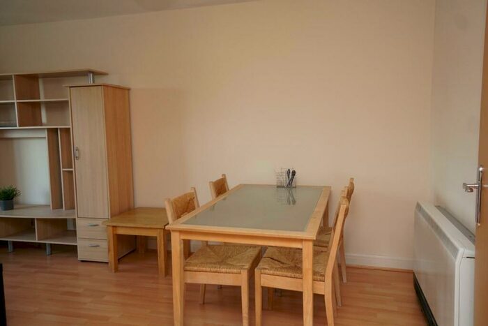 2 Bedroom Apartment To Rent In Royal Plaza, Eldon Street, Sheffield, S1