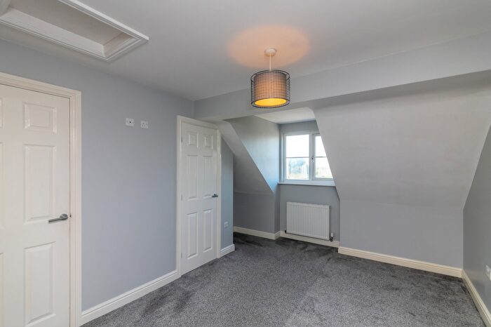 4 Bedroom Town House To Rent In Old Crown Gardens, Great Houghton, Barnsley, S72