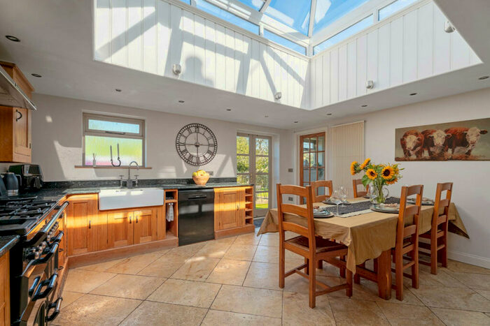 4 Bedroom Cottage For Sale In Draycott Moreton In Marsh, Gloucestershire, GL56