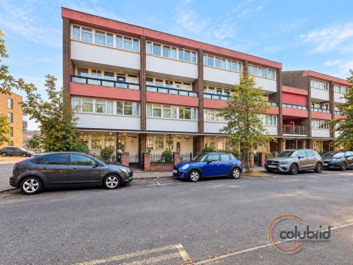 3 Bedroom Maisonette For Sale In Seabrooke Rise, Grays, RM17