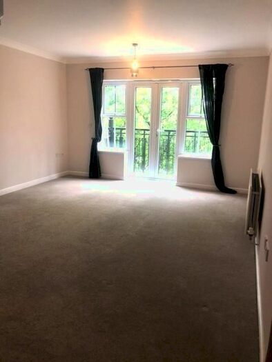 2 Bedroom Flat To Rent In Post Office Lane, Beaconsfield, HP9