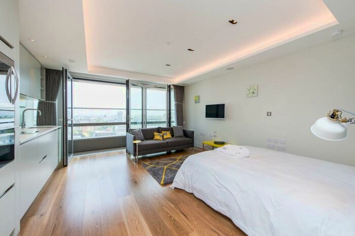 Apartment To Rent In City Road Old Street, EC1V