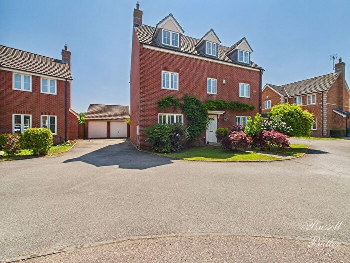 5 Bedroom Detached House For Sale In Tudors Close, Calvert Green, MK18