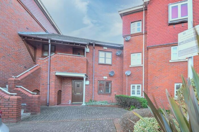 2 Bedroom Flat To Rent In Old Hall Gardens, Shirley, Solihull B90