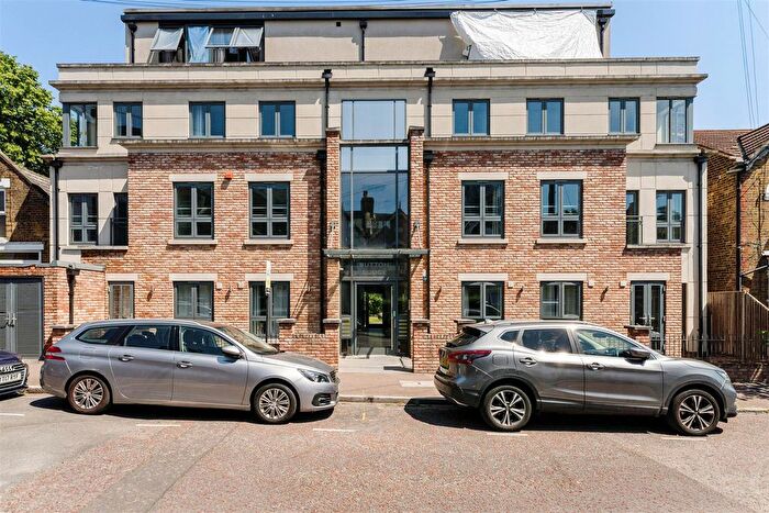 2 Bedroom Flat For Sale In Stainforth Road, Walthamstow, E17