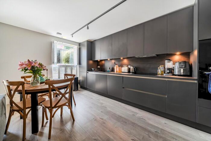 2 Bedroom Flat To Rent In Plassy Road Catford, SE6