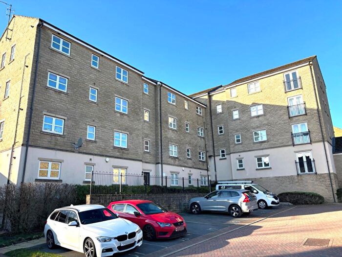 2 Bedroom Flat For Sale In Laithe Hall Avenue, Spen Mill Grange, Cleckheaton, BD19