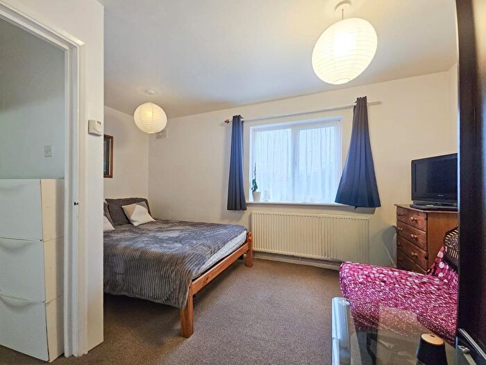 1 Bedroom Flat For Sale In Badger Close, Harrow, HA1