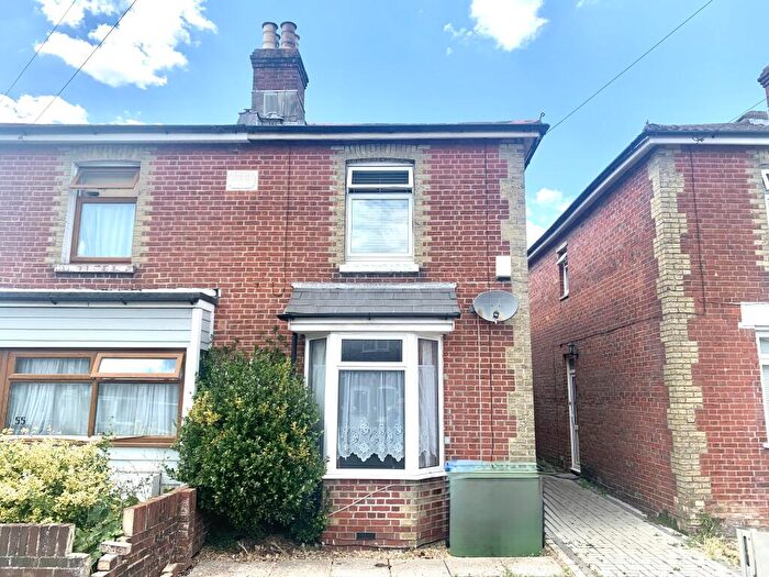 3 Bedroom Semi-Detached House To Rent In Close To General Hospital, SO16