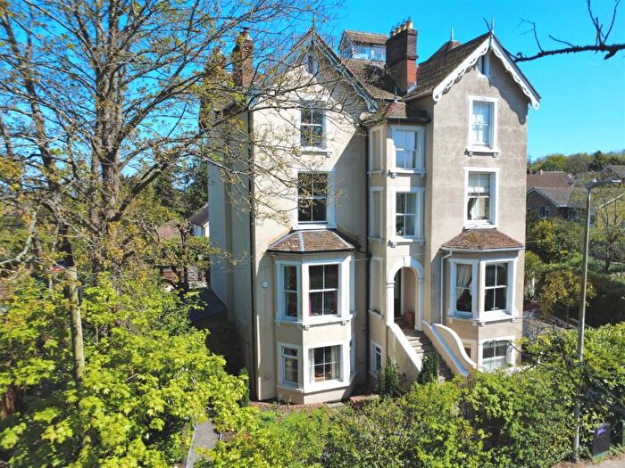 5 Bedroom Semi-Detached House For Sale In Newtown Road, Newbury, RG14