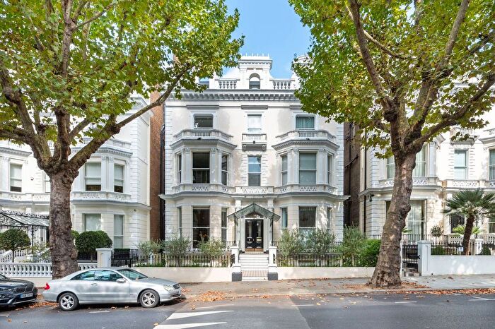 2 Bedroom Flat To Rent In Holland Park, Holland Park, London, W11