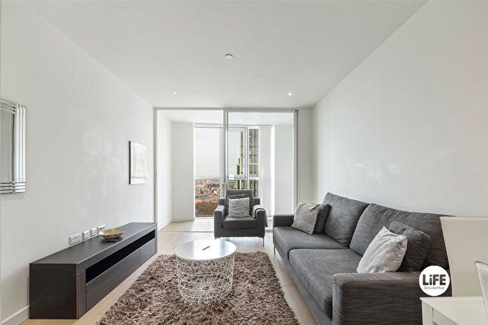 1 Bedroom Flat To Rent In Sky Gardens, Wandsworth Road, London, SW8