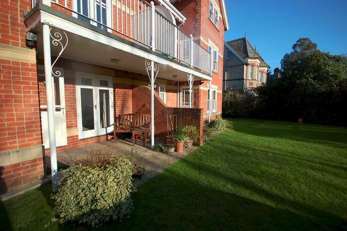 2 Bedroom Flat To Rent In Cavendish Road, Bournemouth, BH1