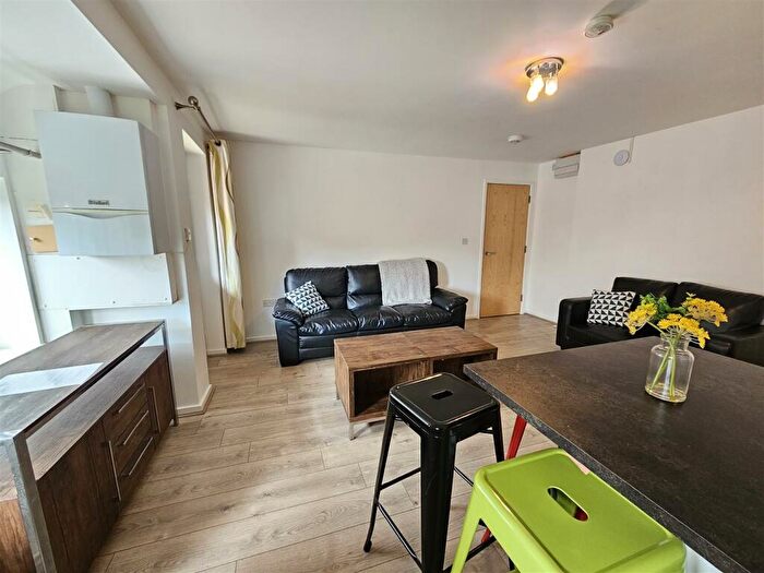 5 Bedroom Flat To Rent In Bed Student Flats, The Forum, Tiverton Way, CB1