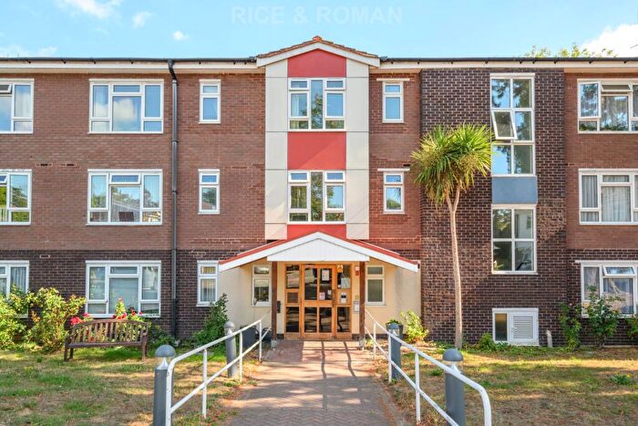1 Bedroom Retirement Property For Sale In The Firs, Claygate, KT10
