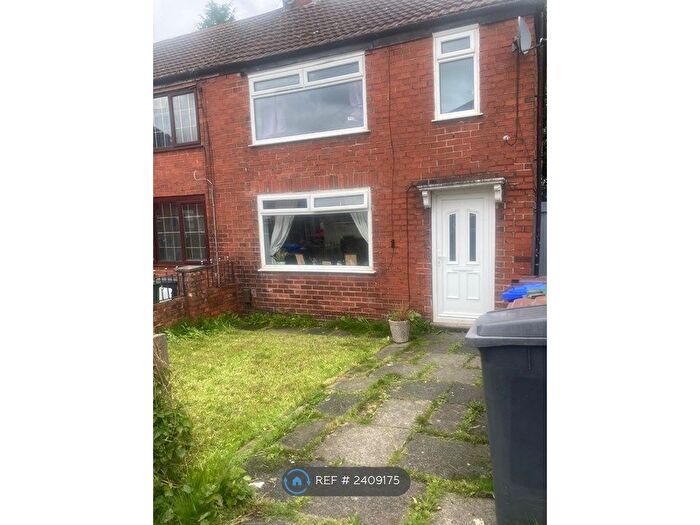 2 Bedroom End Of Terrace House To Rent In Lyme Grove, Droylsden, Manchester, M43