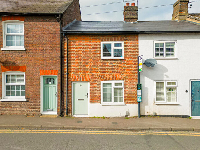 2 Bedroom Cottage To Rent In New Road, Northchurch, Berkhamsted, HP4
