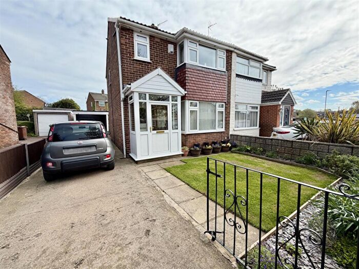 3 Bedroom Semi Detached House For Sale In Derwent Avenue, Garforth, Leeds, LS25
