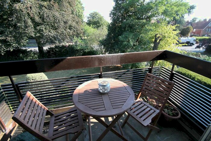 2 Bedroom Flat To Rent In Cairns Court, Norwich, NR4