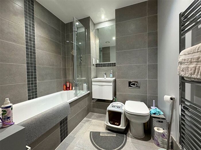 2 Bedroom Flat To Rent In Cavalier Close, Wallington, SM6