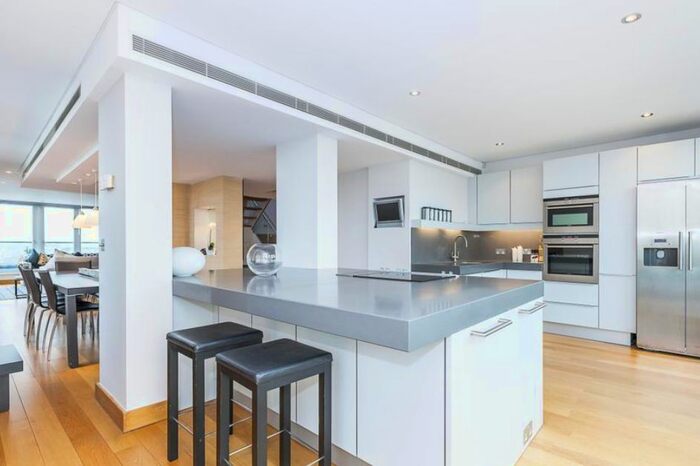 2 Bedroom Flat To Rent In Exeter Street, Strand, London, WC2E