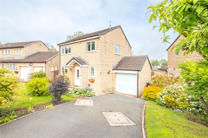 4 Bedroom Detached House For Sale In Longlands Bank, Thongsbridge, Holmfirth, HD9