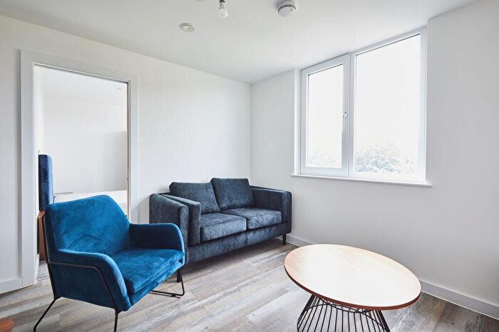 1 Bedroom Apartment To Rent In - Talbot Road, Old Trafford, M16