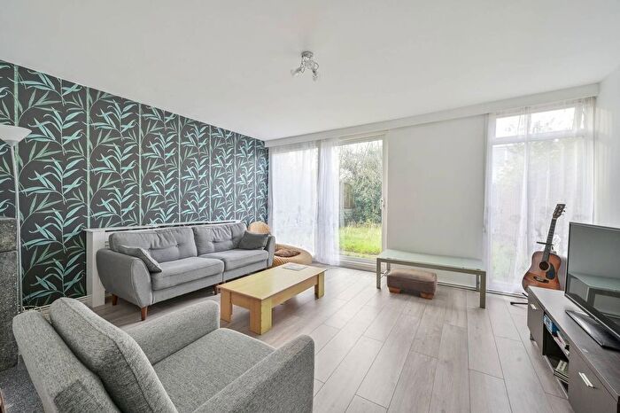 4 Bedroom Property To Rent In Swanwick Close, Roehampton, London, SW15