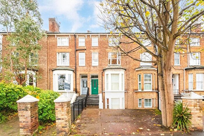 1 Bedroom Flat To Rent In The Grove, Ealing, W5