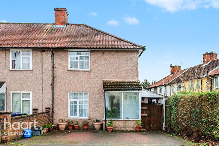 3 Bedroom End Of Terrace House For Sale In Dryfield Road, Edgware, HA8