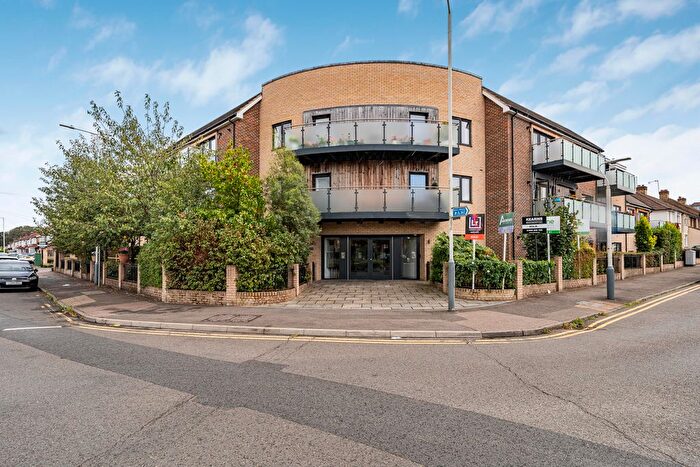 2 Bedroom Flat For Sale In Sutton Court Road, Hillingdon, UB10