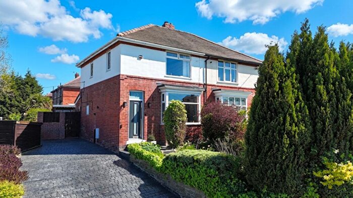 3 Bedroom Semi Detached House For Sale In Toll Bar Road, Brecks, S65