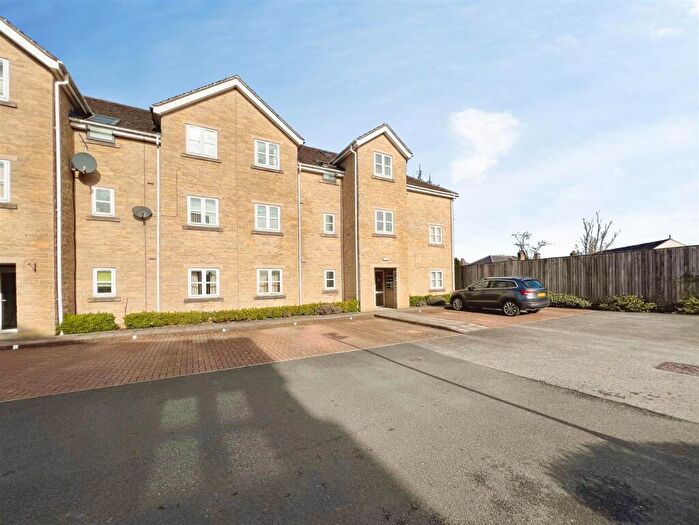 2 Bedroom Flat For Sale In Harrogate Road, Bradford, BD2