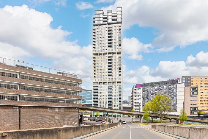 2 Bedroom Flat To Rent In Great Eastern Road, London, E15