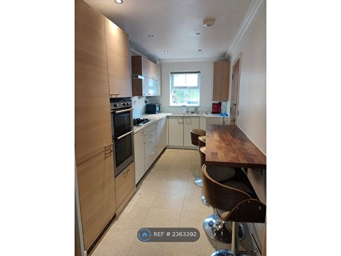 Studio To Rent In Knighton Terrace, London, E11