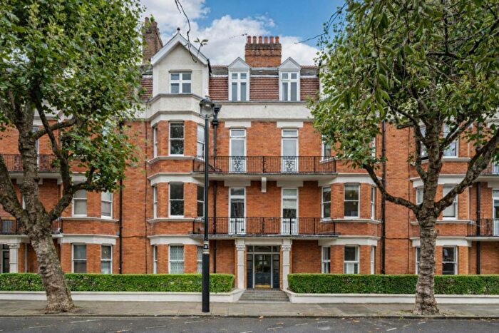 3 Bedroom Flat For Sale In Castellain Road, Maida Vale, London, W9