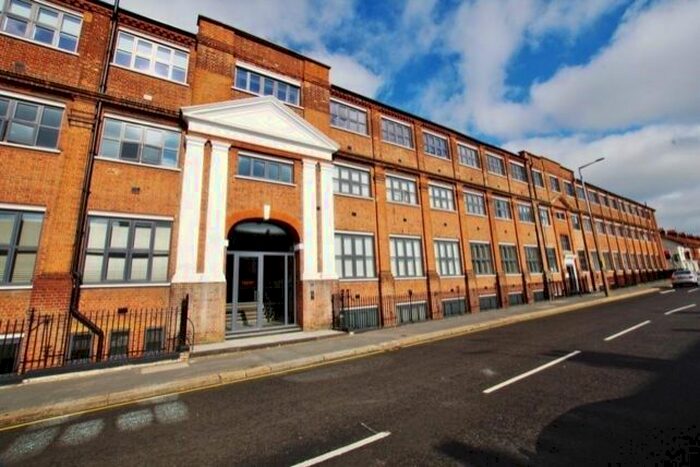 2 Bedroom Flat To Rent In Whippendell Road, Watford, WD18