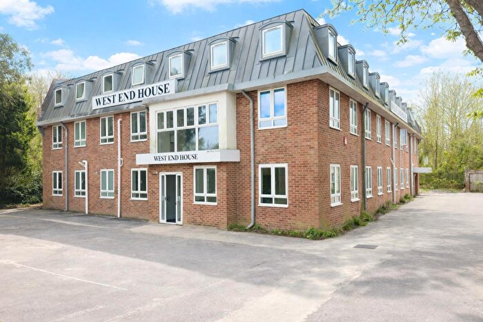 1 Bedroom Flat To Rent In West End House, West Street, Fareham, PO16