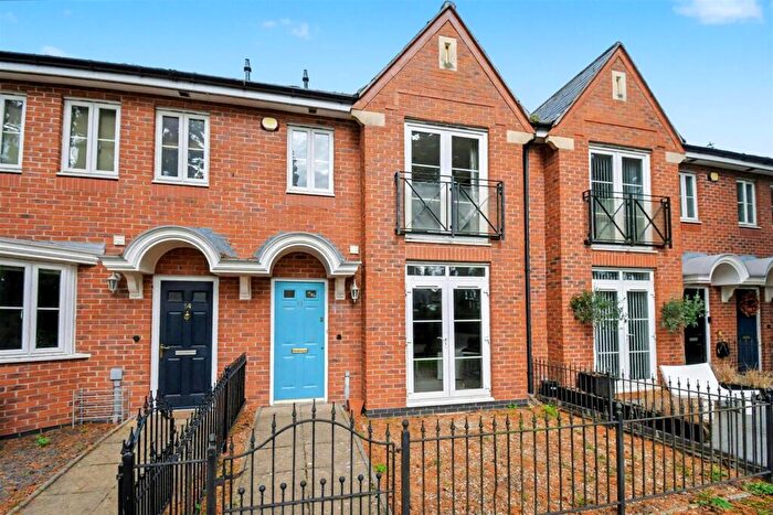 2 Bedroom Terraced House For Sale In Marne Close, Warwick, CV34