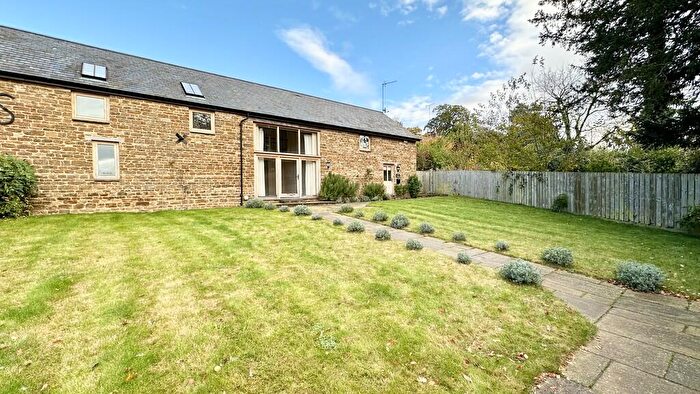 3 Bedroom Barn Conversion To Rent In Main Street, Thenford, OX17