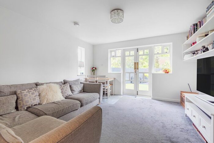 3 Bedroom Semi Detached House To Rent In Burleigh Walk, London, SE6