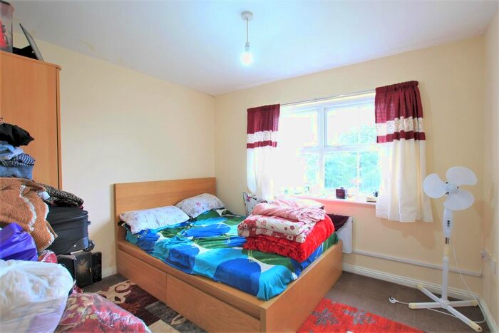 2 Bedroom Flat For Sale In Nuffield Court, Old Park Mews, Heston, TW5