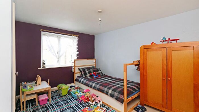 2 Bedroom Flat To Rent In Church Road, Acton, W3