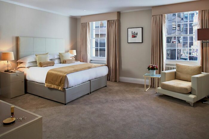 3 Bedroom Flat To Rent In William Street, London, SW1X