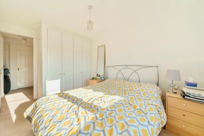 2 Bedroom Apartment To Rent In Rose Walk, Reading, RG1