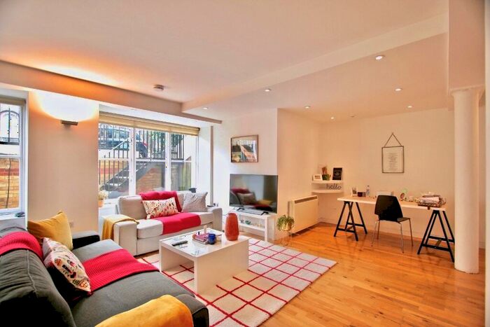 2 Bedroom Flat To Rent In Shepperton Road, London, N1