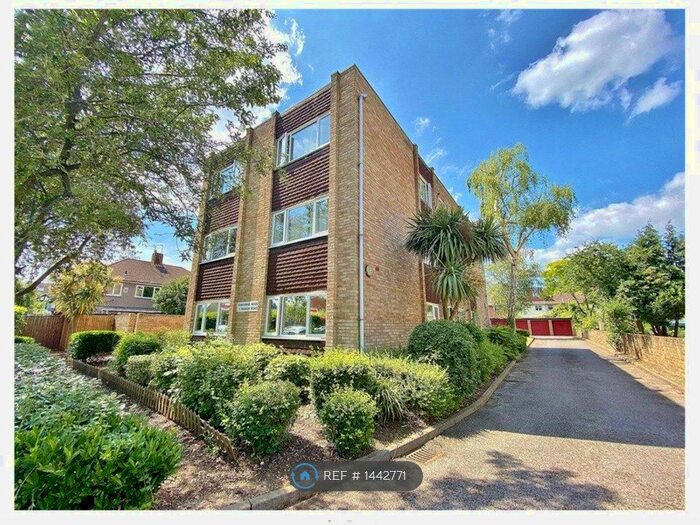 2 Bedroom Flat To Rent In Manor Road, Twickenham, TW2
