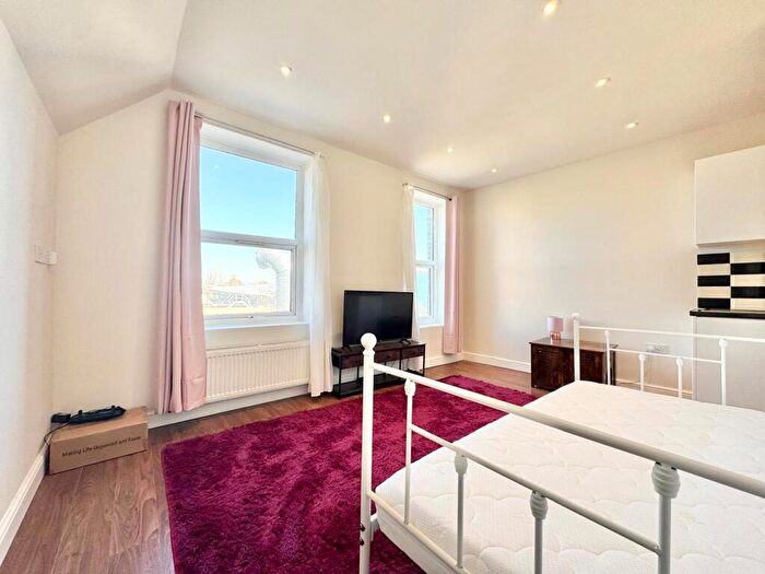 1 Bedroom Apartment To Rent In Peckham High Street, SE15