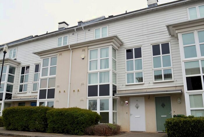 4 Bedroom End Of Terrace House To Rent In Revere Way, West Ewell, Surrey., KT19